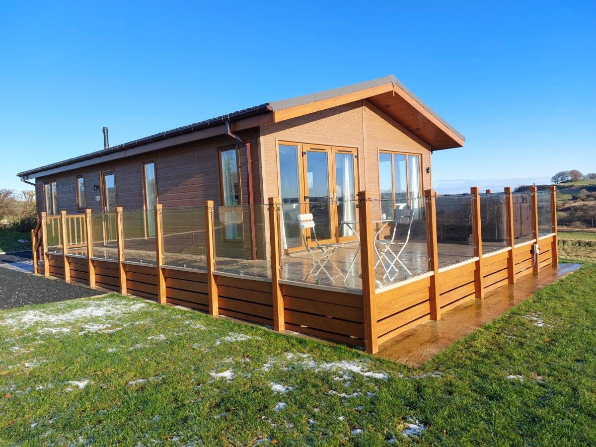 Luxury Family Beechwood Lodge With Hot Tub Lochwinnoch Exteriör bild
